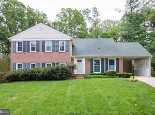 8607 Etta Dr, Springfield, VA 22152