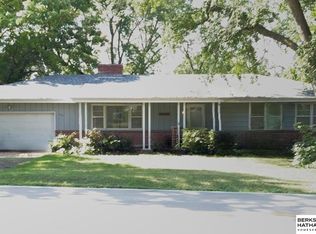 6131 Girard St, Omaha, NE 68152