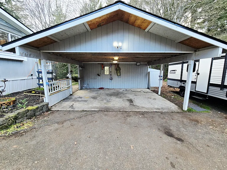 140 SE Fuchsia Ave — Photo 5