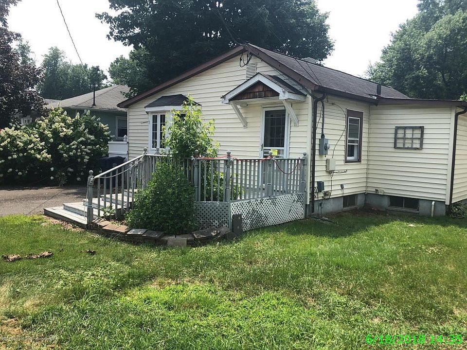 2nd image of 163 Oak Ln