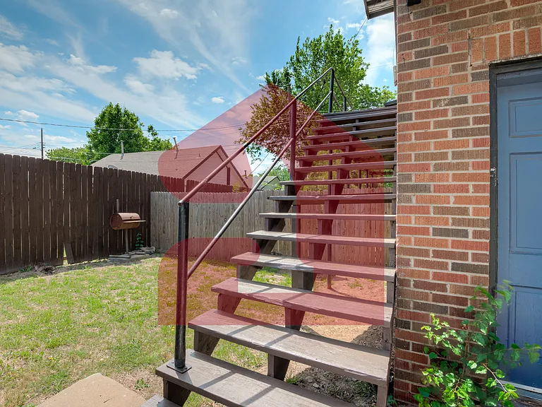 704 NW 92nd St #B — Photo 3