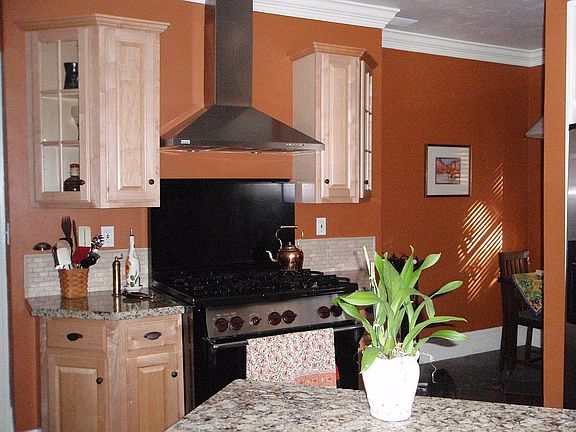 3rd image of 1740 Brewster Ave