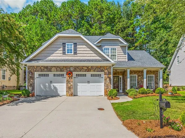 189 Cabot Dr, Winston Salem, NC 27103