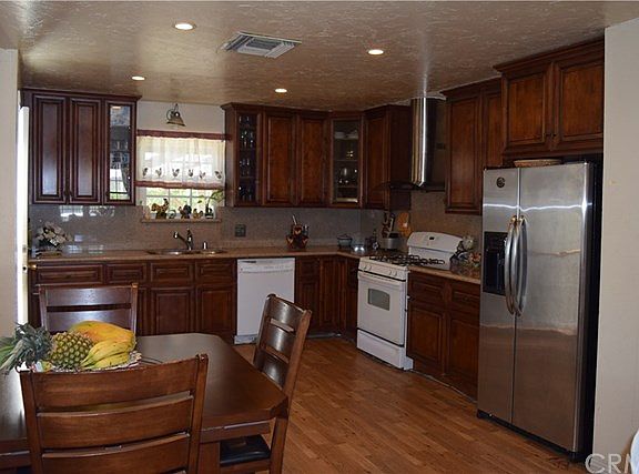 5th image of 7947 Lemona Ave