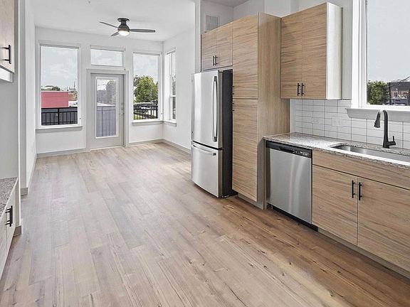 5th image of 3773 Richmond Ave #229