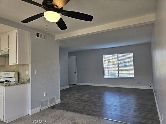 2nd image of 1015 Clark St