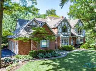 7211 Forest Brook Dr, Sylvania, OH 43560