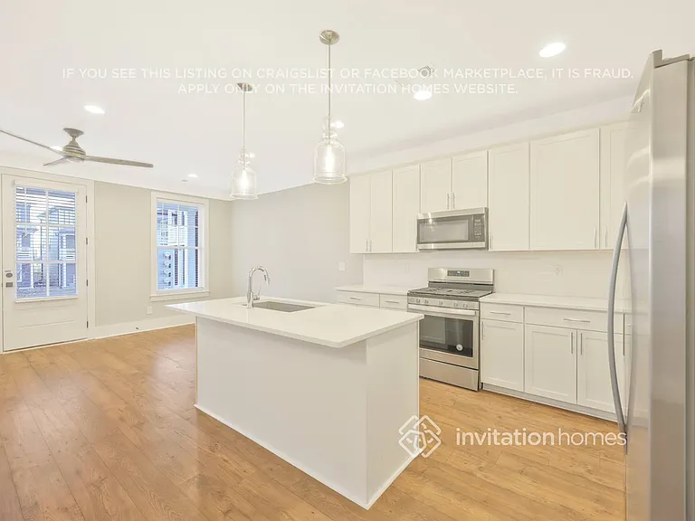 647 Vernon Ave #401 — Photo 10