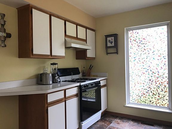 3rd image of 1838 Cambridge Dr
