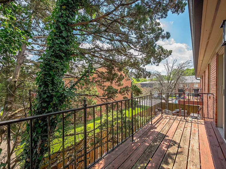 Private 2nd floor deck