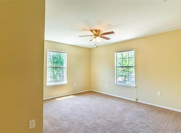2nd image of 2746 Kingston St