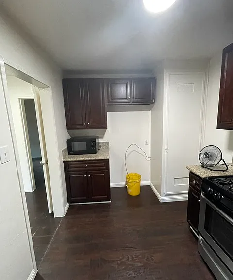 Walnut Ave — Photo 3