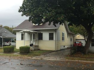 138 E 2nd St, Roxana, IL 62084