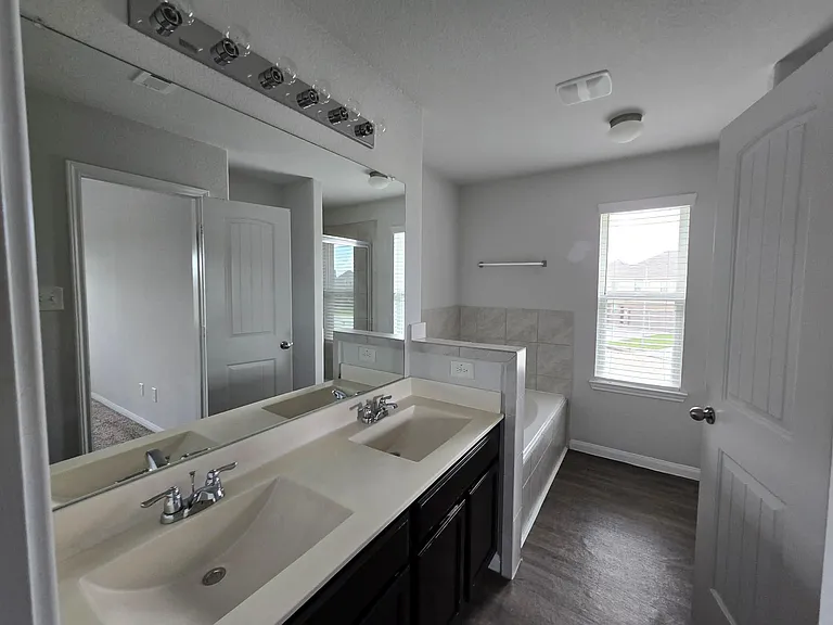 18707 Brisbane Creek Ct — Photo 15