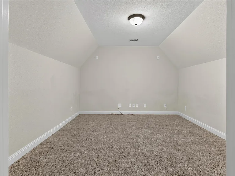 4635 Saginaw Ct — Photo 36
