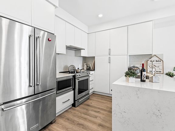 5th image of 700 Clarke Rd #505