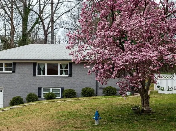 831 Parkway Dr SE, Smyrna, GA 30080