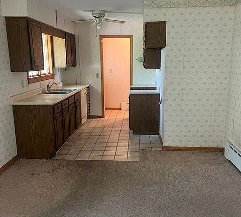 2nd image of 704 Elizabeth St