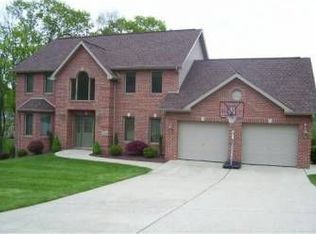 2205 Greenville Cir, Irwin, PA