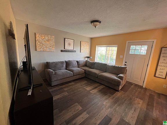 3rd image of 1704 W Palmer Ave