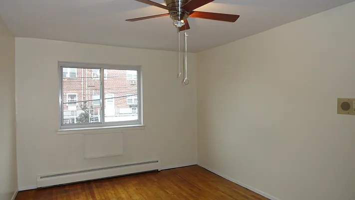 Rented by Halvatzis Realty | media 9