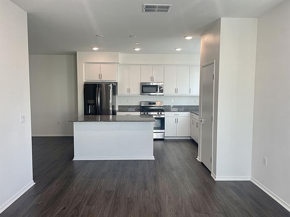 2nd image of 5208 Surfwalk Way #154-1