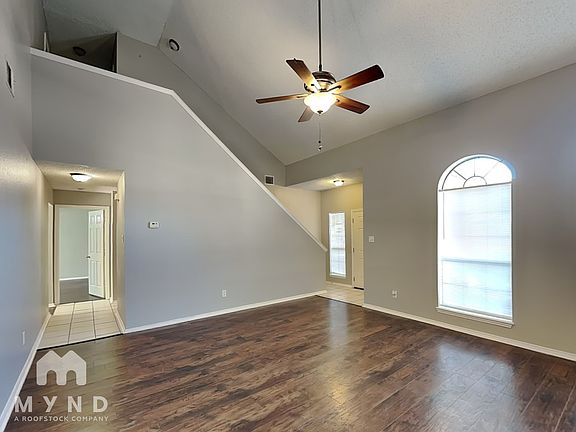 5th image of 837 Collins Blvd