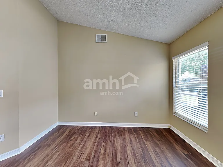 3616 Seminole Dr — Photo 10