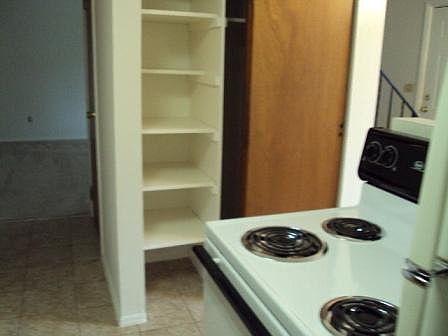 5th image of 2600 Parklawn Dr APT 28