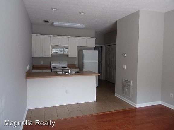 5th image of 552 Harper Ave APT 11