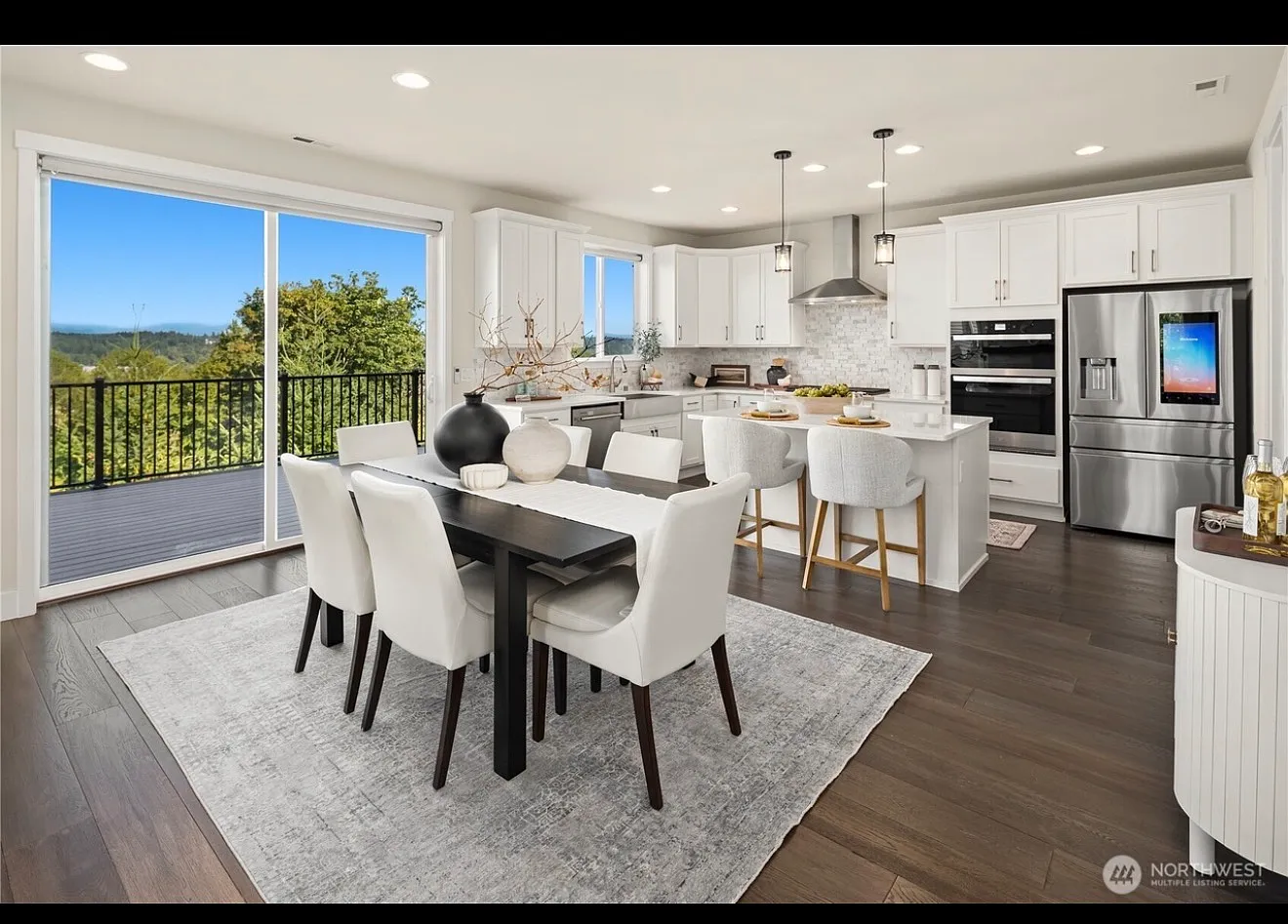 5 bed, 3587 sqft, $6,950 — Photo 1