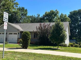 614 S D St, Oskaloosa, IA 52577
