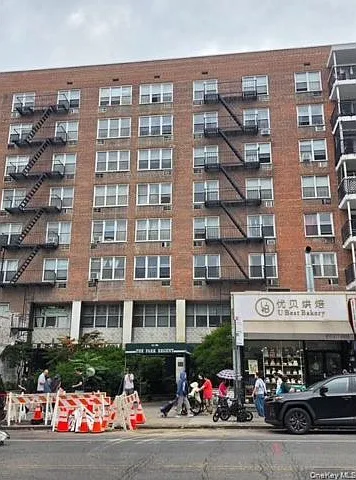 41-25 Kissena Blvd #2J