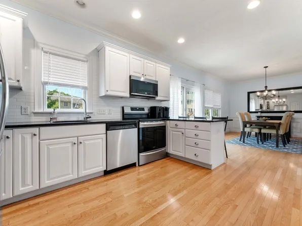 12 Knowlton Cir Unit 12, Upton, MA 01568