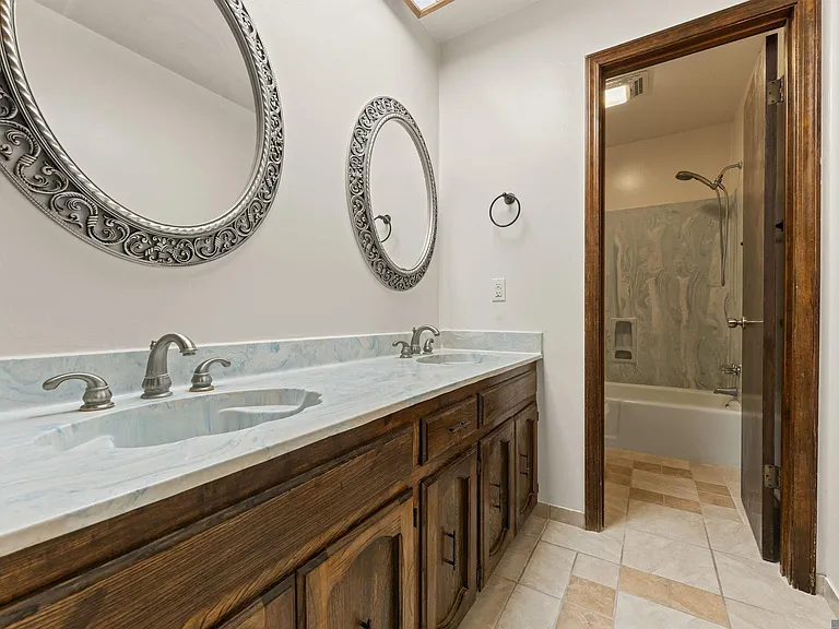 5431 Charing Way Ave — Photo 10