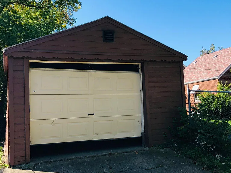 McKinney St — Photo 23