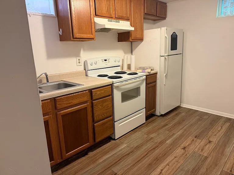 15 Crown Ter #BASEMENT — Photo 5