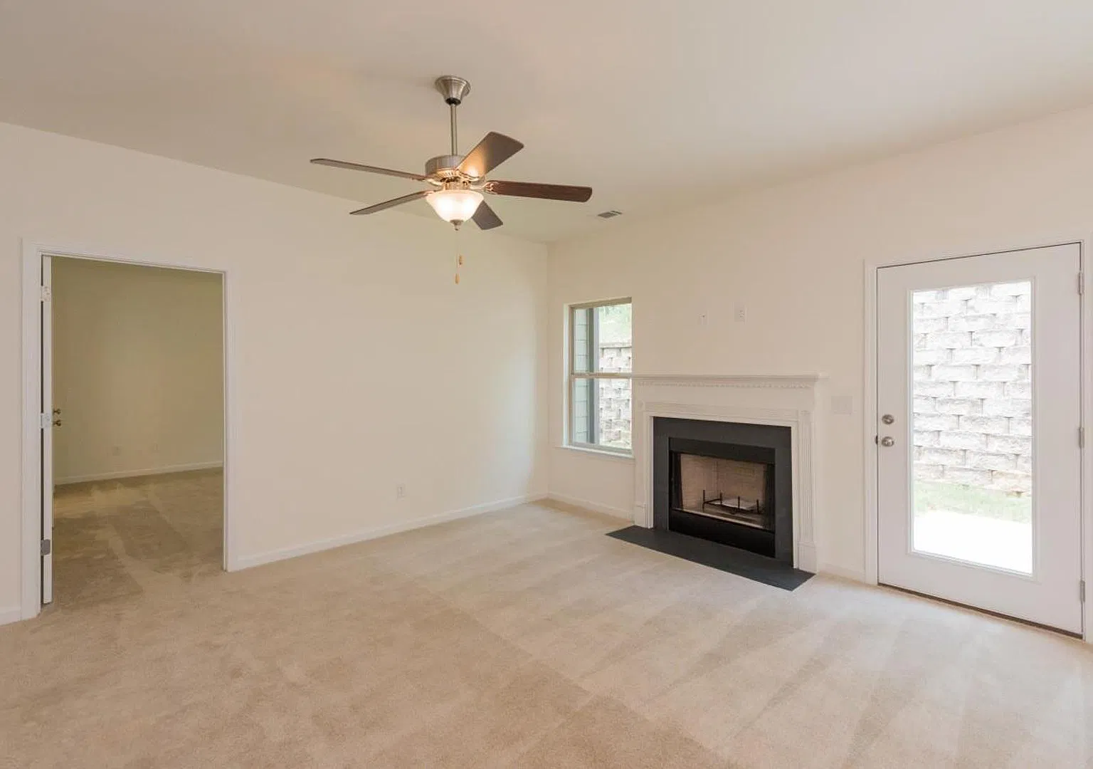 3 bed, 1679 sqft, $1,900 — Photo 4
