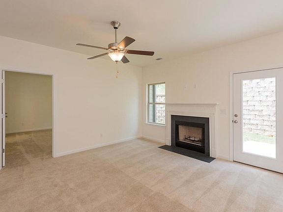 4th image of 10 Bayberry Cir SW