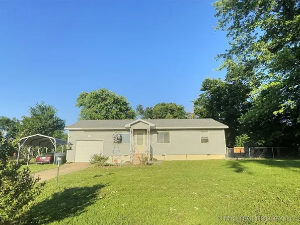 521 S 21st St, Collinsville, OK 74021