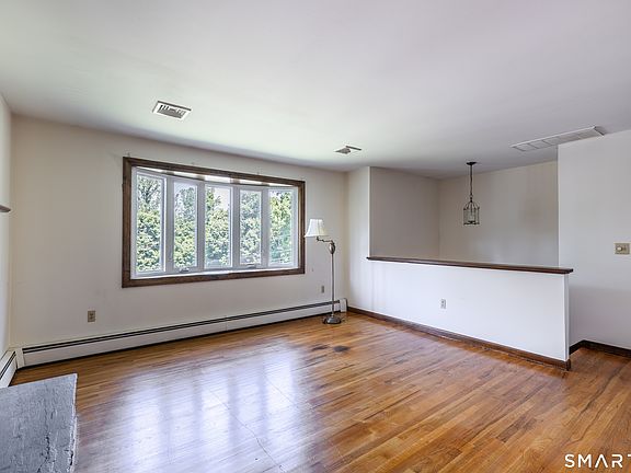 5th image of 121 Longfellow Road