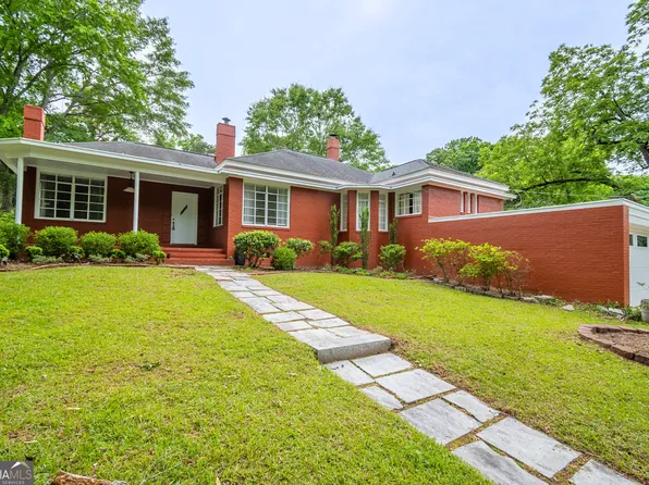 199 Lake Forest Dr, Elberton, GA 30635