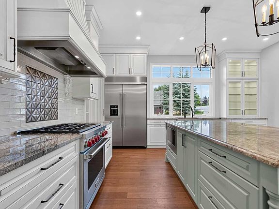 3rd image of 8 Spring Valley Ln SW