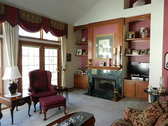 4th image of 132 Greenward Way S #94