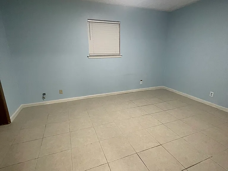 2210 Berry Ave — Photo 13