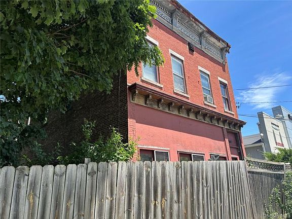 2nd image of 165 Ulster Ave #8