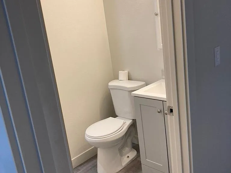 Shower/bathroom