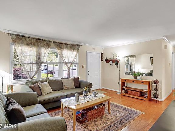 3rd image of 12828 Greenhall Dr