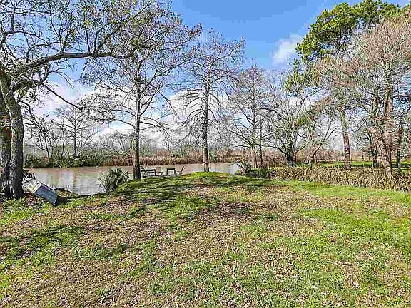 4th image of 2001 Hillebrandt Acres