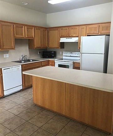 5th image of 9 Deerfield Dr
